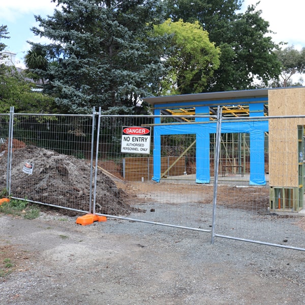 do you deliver and install temporary fencing and what's the cost for this in Pleasant Plain